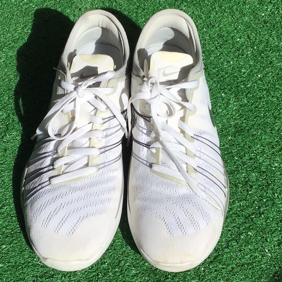 NIKE FREE Tr Women shoes size 9.5 - Picture 1 of 8